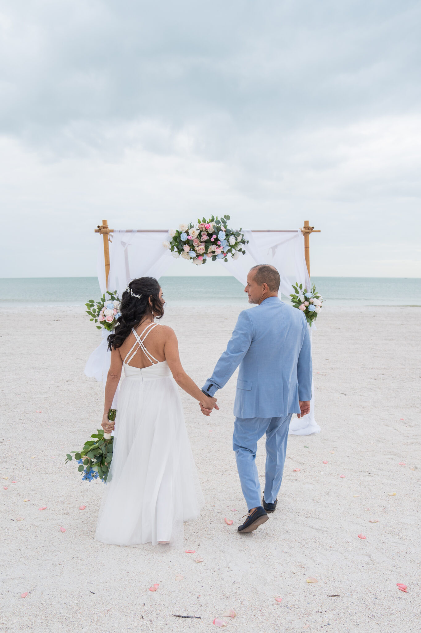 Couple getting married in Florida
